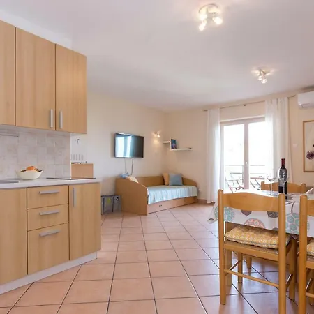 Apartments Marta Krk Town Extérieur photo