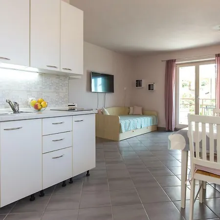 Apartments Marta Krk Town Extérieur photo